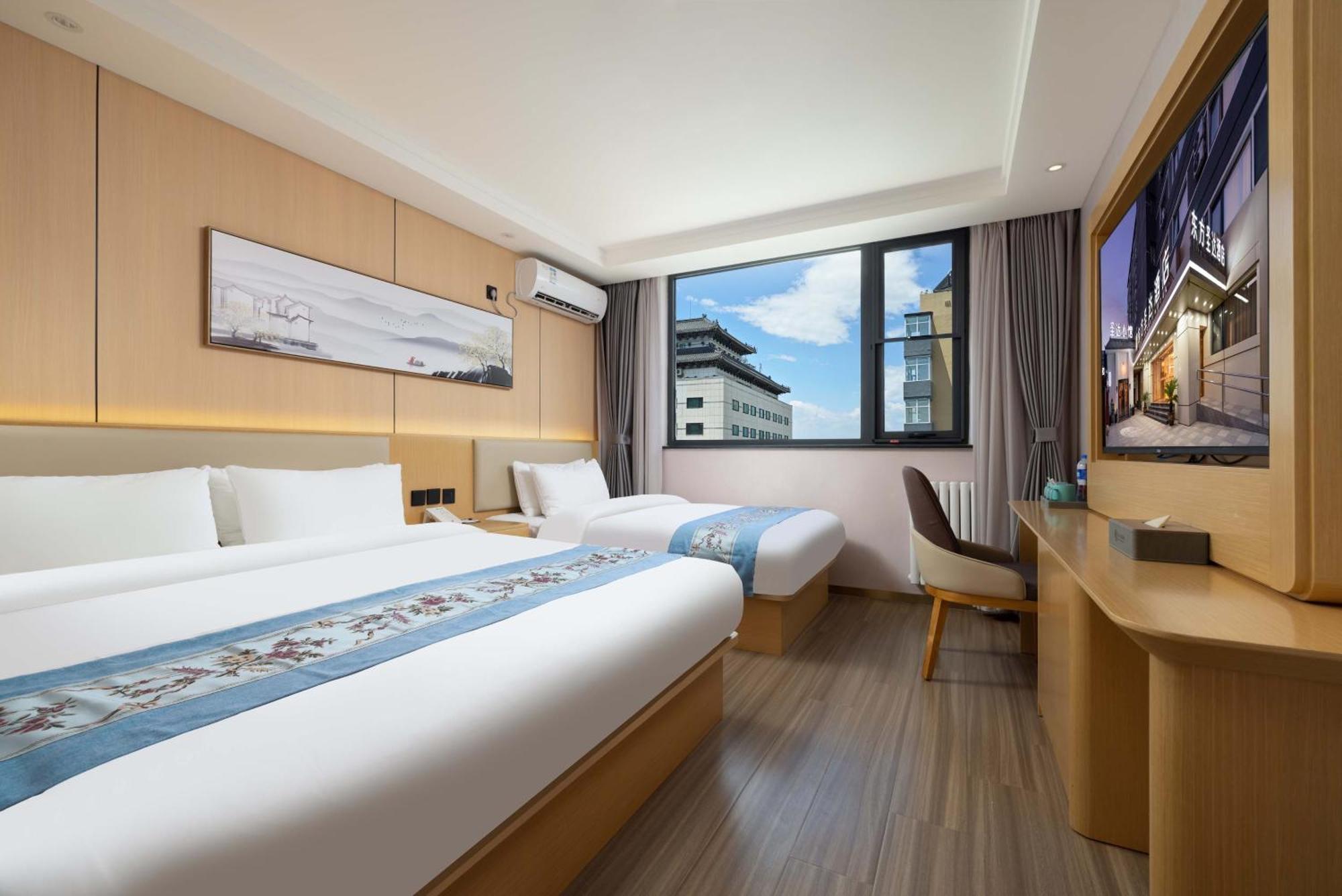 East Sacred Hotel--Very Near Beijing Tiananmen Square ,The Forbidden City,The Temple Of Heaven ,3 Minutes' Walk To Wangfujing Subway ,Located In The Center Of Beijing, Many Shopping Malls Around,Newly Renovated Hotel-Able To Receive Foreign Guests Exterior foto